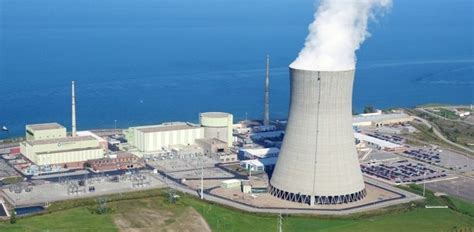  Uraninite Applications Encompassing Nuclear Power Generation and Radiation Shielding Technologies!